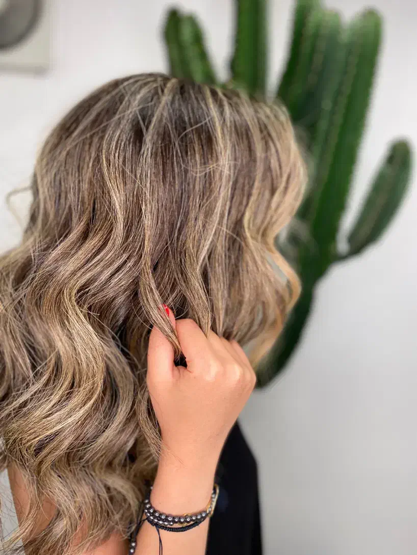 دستیار رنگ|استخدام درمانی، زیبایی، بهداشتی|تهران, زعفرانیه|دیوار