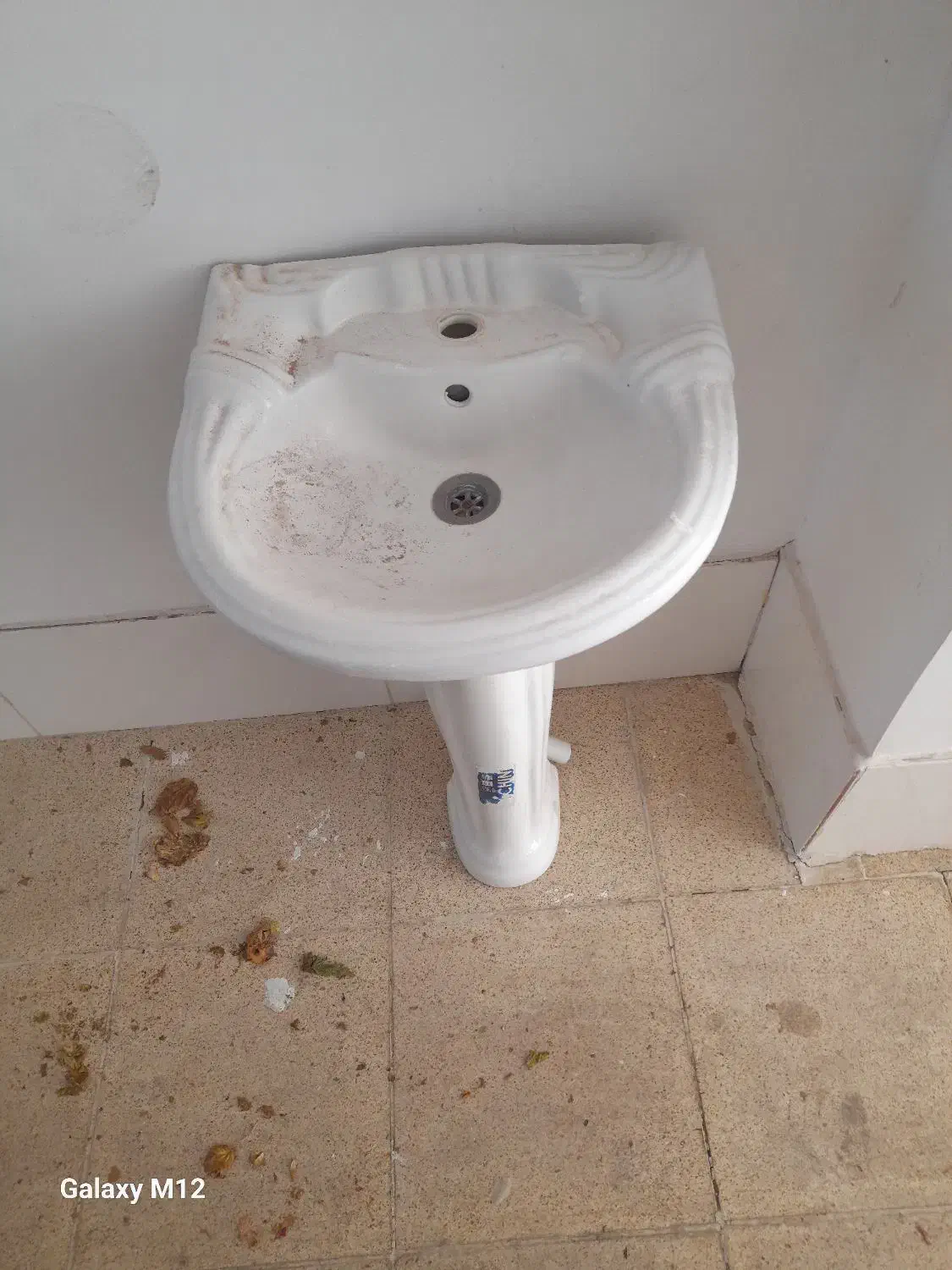 روشویی همراه پایه دست دوم|لوازم سرویس بهداشتی|خوی, |دیوار