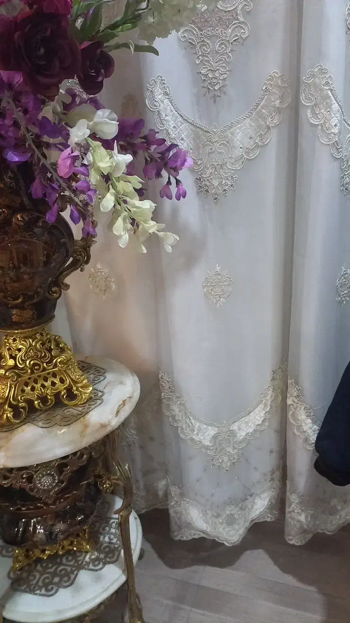 پرده پذیرایی|پرده، رانر، رومیزی|ری, شهادت|دیوار