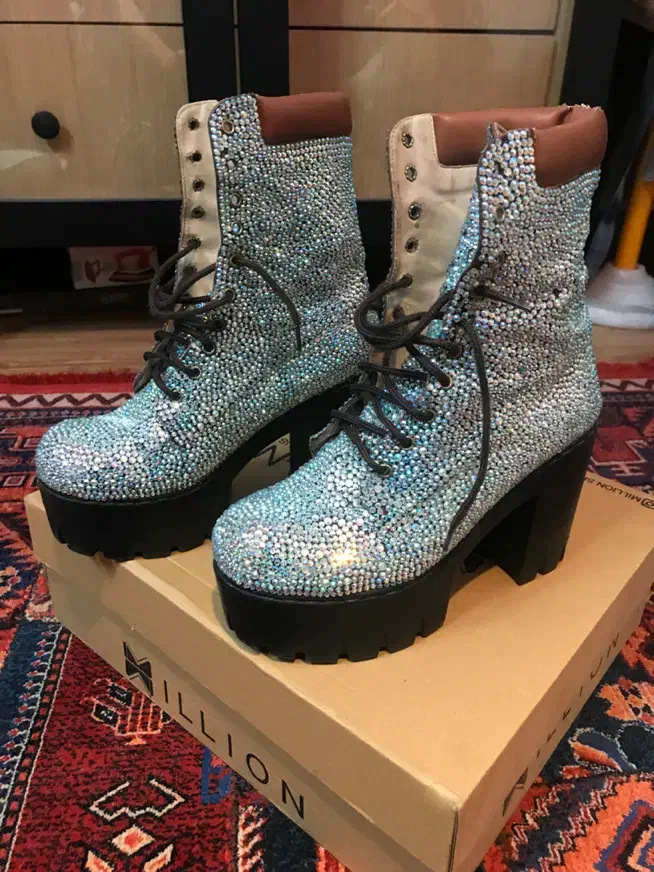 نیم بوت نگینی سایز ۳۷ ۳۸|کیف، کفش، کمربند|چمستان, |دیوار