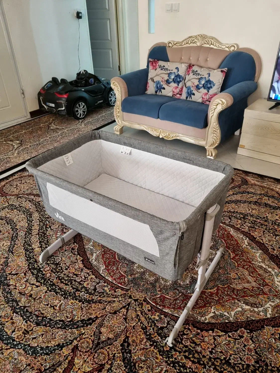 تخت نوزاد کنار مادر|تخت و صندلی بچه|بروجرد, |دیوار