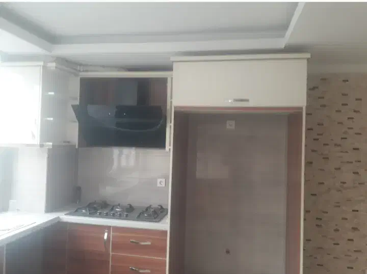 پایین یوسف آباد ۸۱ متر ، ۲ خواب ، نور و نقشه