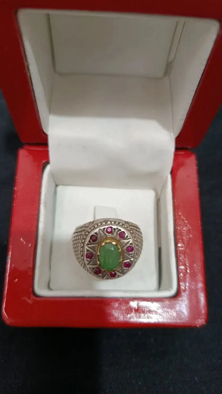 زمرد|جواهرات|کاشان, عربها|دیوار