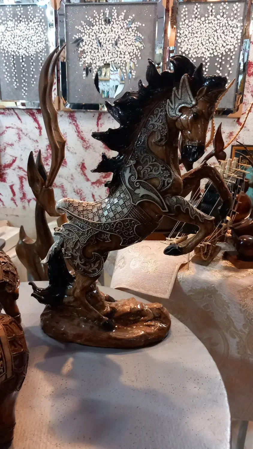 مجسمه. جاکلیدی. جاعودی حراج|مجسمه، تندیس، ماکت|سنندج, |دیوار