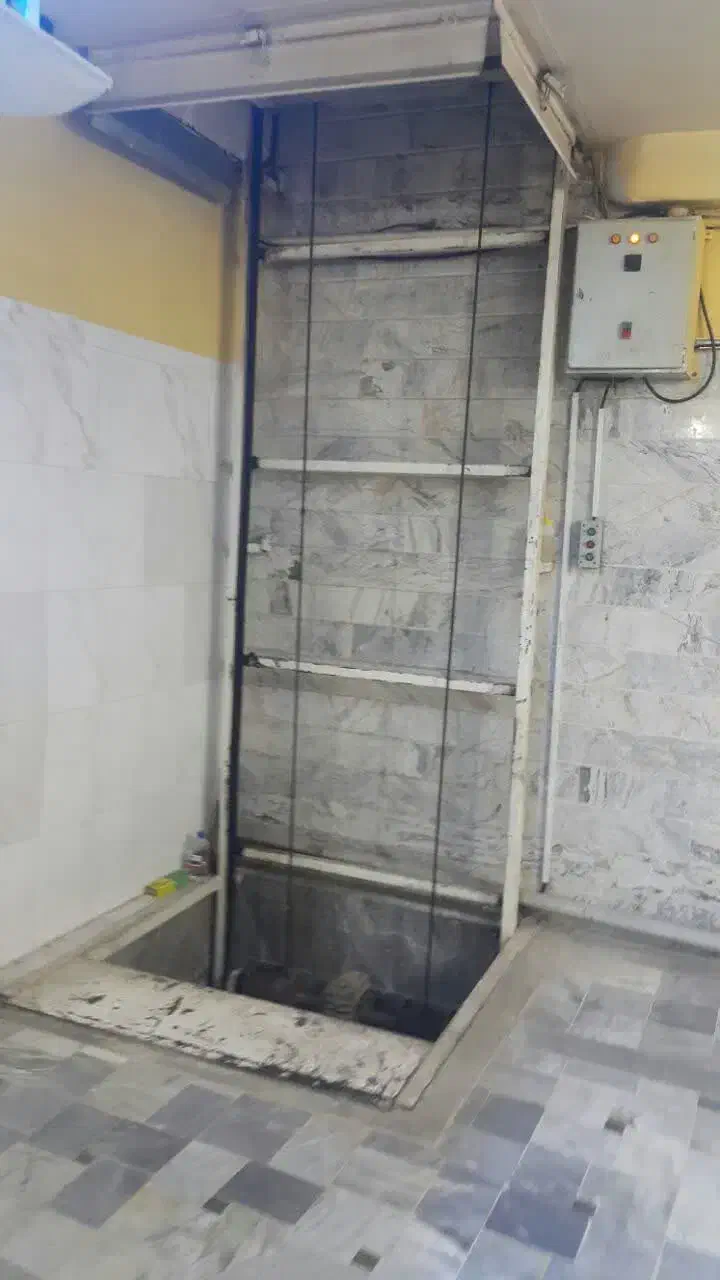 فروش ملک تجاری مسکونی(بنکداری)|فروش مغازه و غرفه|قم, حاج زینل|دیوار