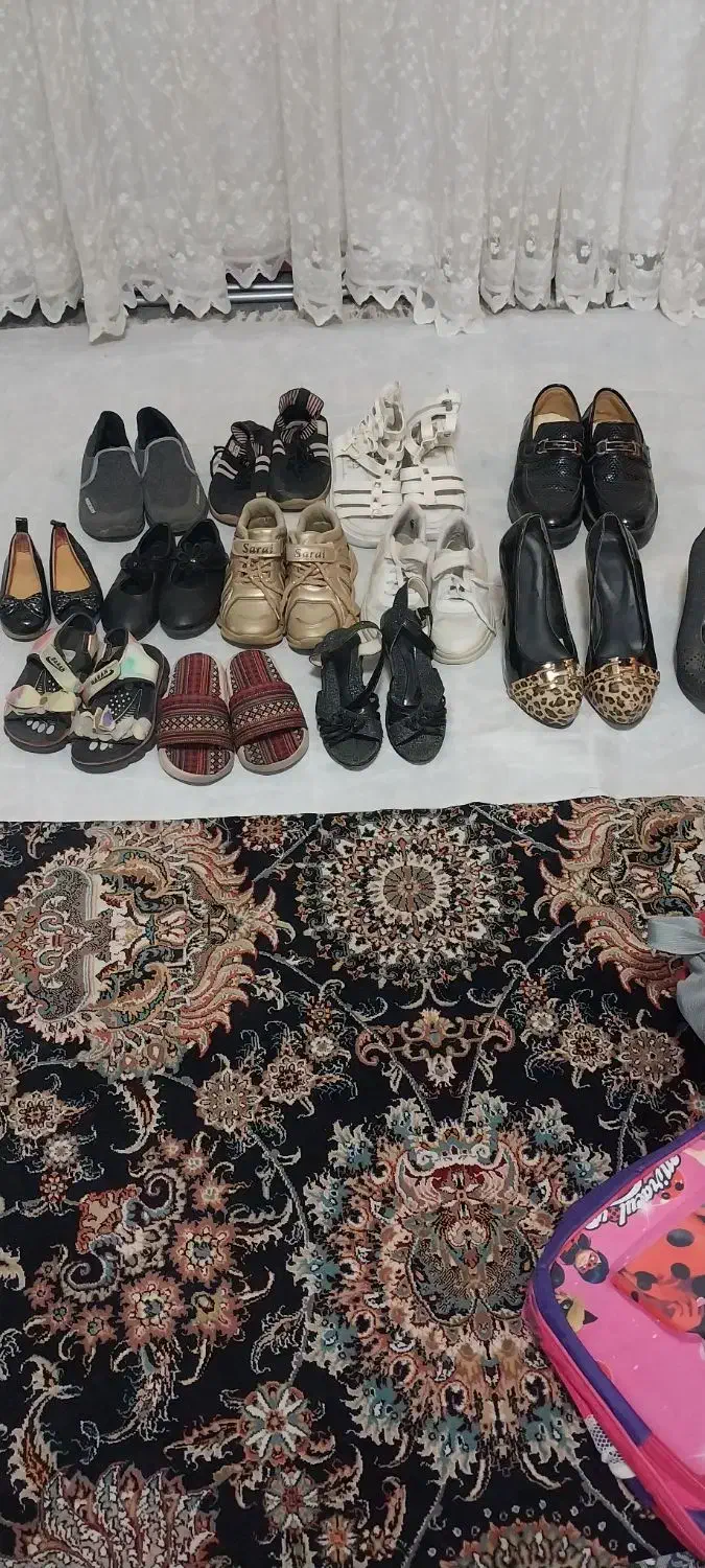 تعدادی وسایل|کیف، کفش، کمربند|گرگان, |دیوار