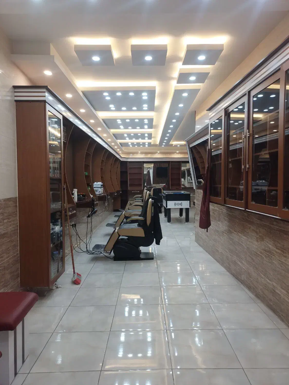 نیاز به تعدادی ارایشگر حرفه ای|استخدام درمانی، زیبایی، بهداشتی|امیدیه, |دیوار