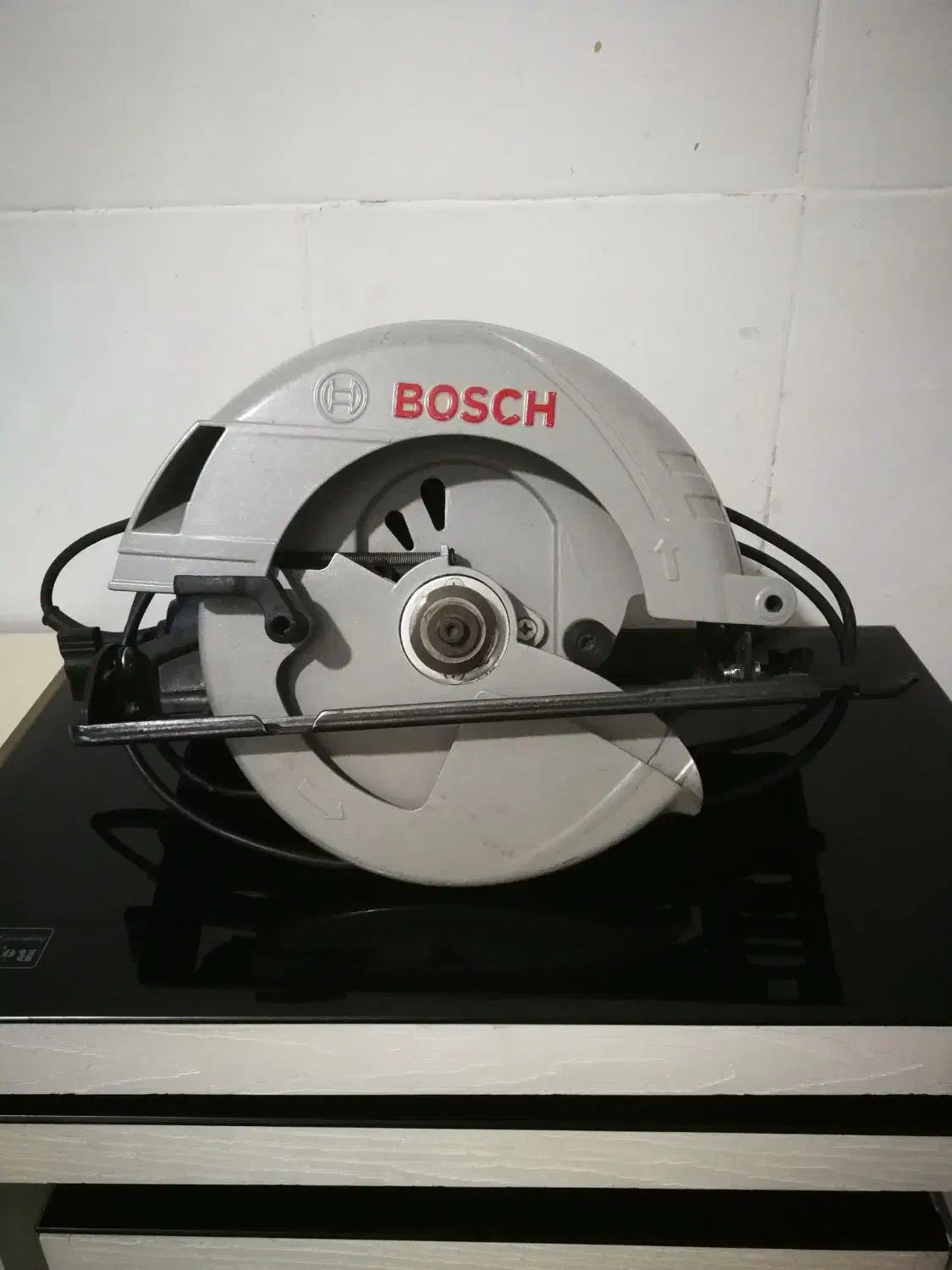 اره دیسکی، اره گردبر بوش|ابزارآلات|قم, چهل درخت‎|دیوار