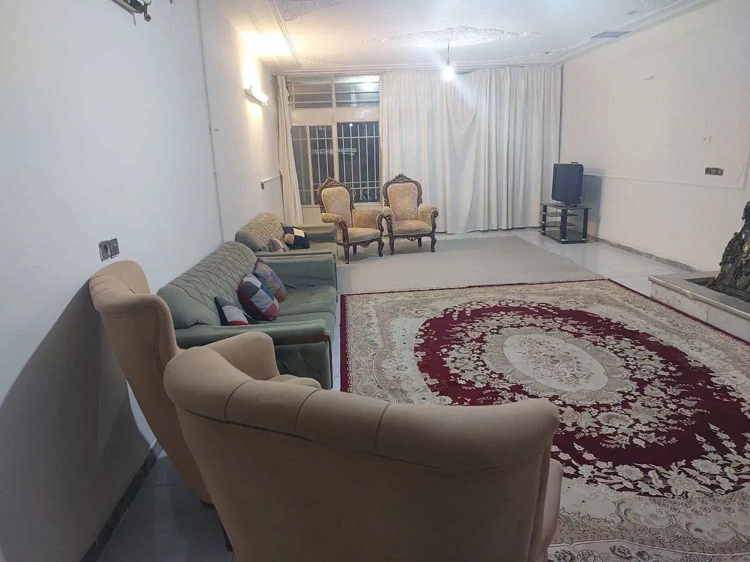 روزانه هفتگی ماهانه|اجارهٔ کوتاه‌مدت آپارتمان و سوئیت|شاهین‌شهر, شهرک ردانی پور|دیوار