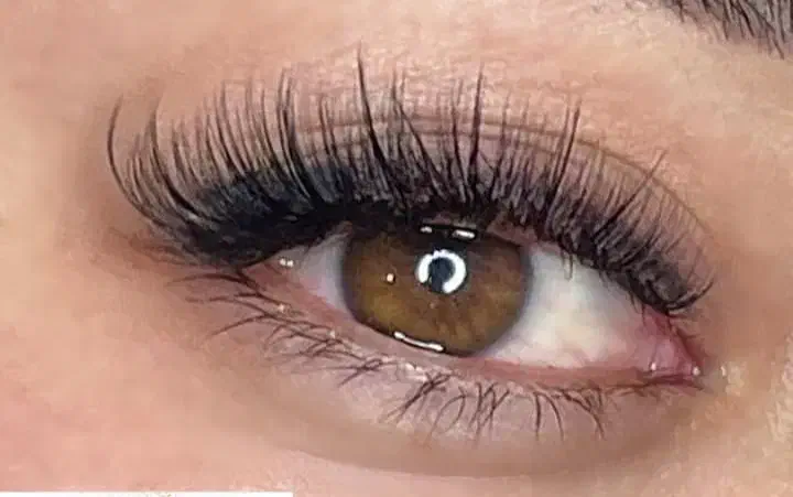 اکستشن مژه|خدمات آرایشگری و زیبایی|مشهد, زمرد|دیوار