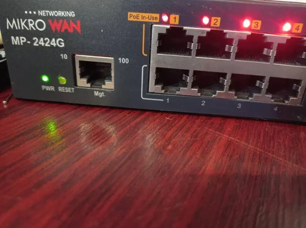 سوئیچ میکروون مدلSwitch MikroWan PoE MP-2424G|مودم و تجهیزات شبکه|تهران, جیحون|دیوار