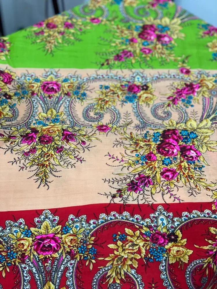 پشتند اصل سه رنگ|لباس|مهاباد (آذربایجان غربی), |دیوار