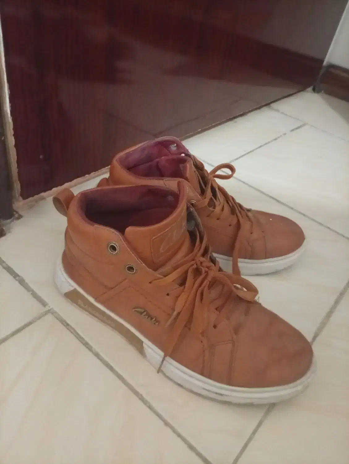 نیم پوت|کیف، کفش، کمربند|پیشوا, |دیوار