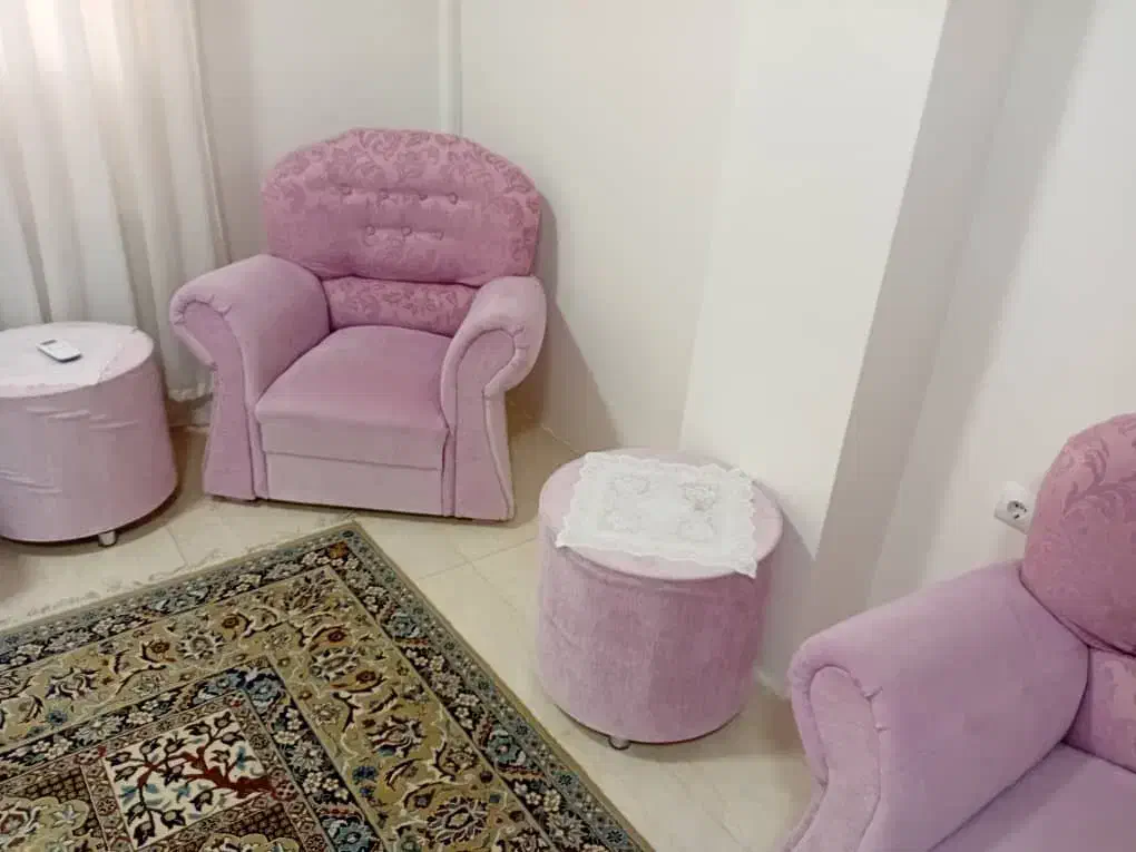 مبل راحتی هفت نفره همراه با دوعدد پاف|مبلمان خانگی و میز عسلی|شهرکرد, |دیوار