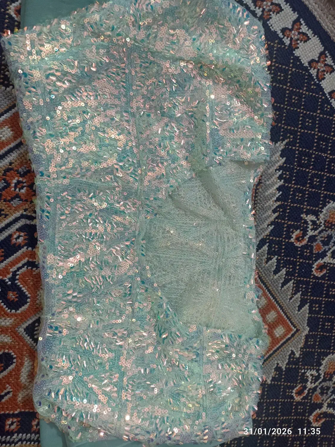 پیراهن نو|لباس|میناب, |دیوار