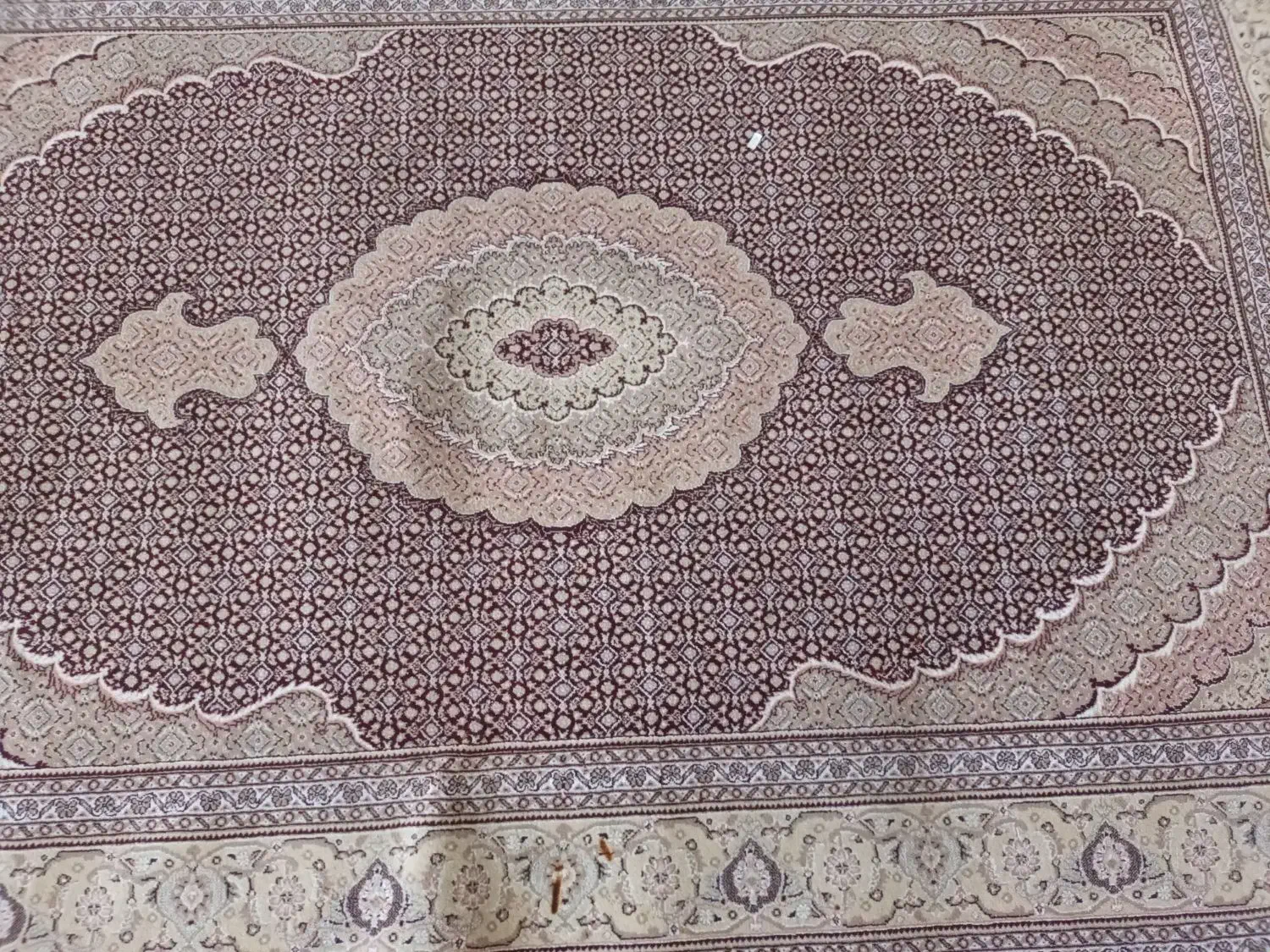 فروش لوازم خانه.|فرش|سراب, |دیوار