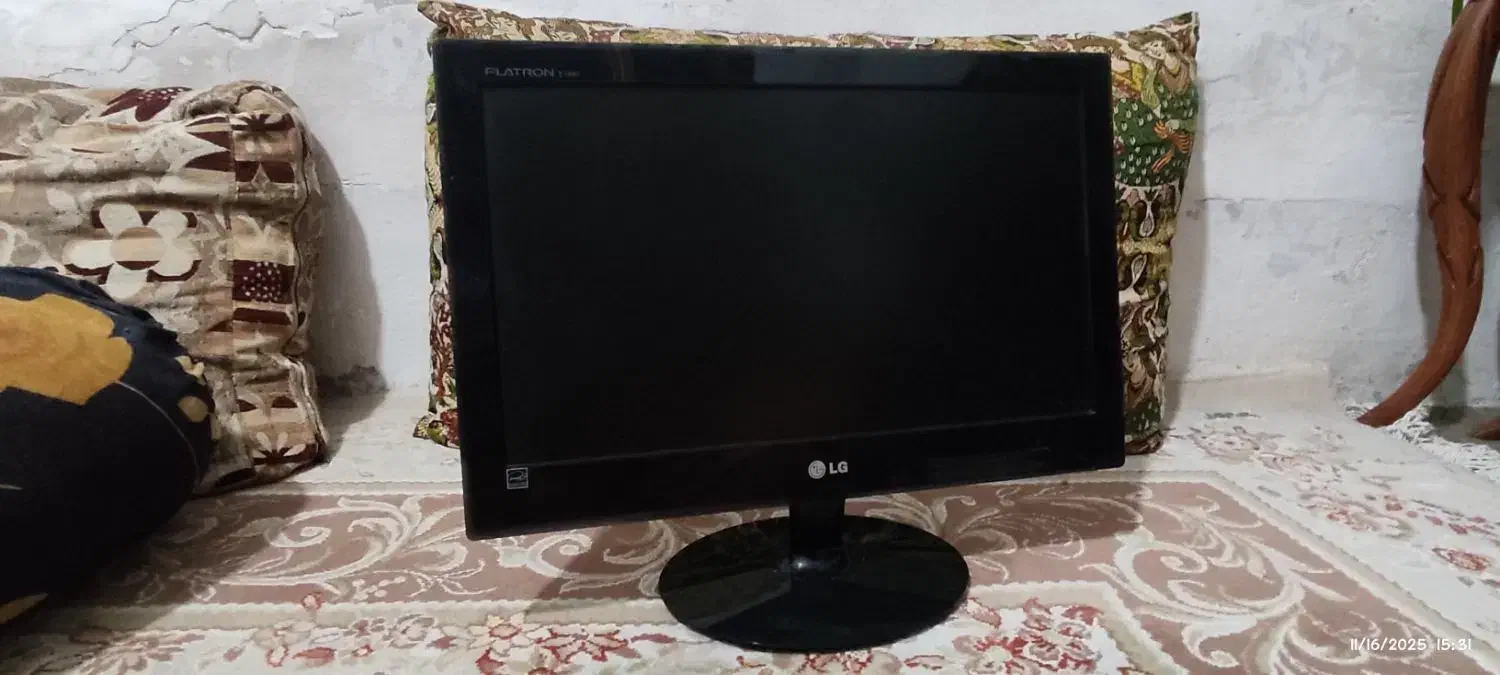 مانیتور LG|قطعات و لوازم جانبی رایانه|شیراز, فخرآباد (دروازه کازرون)|دیوار