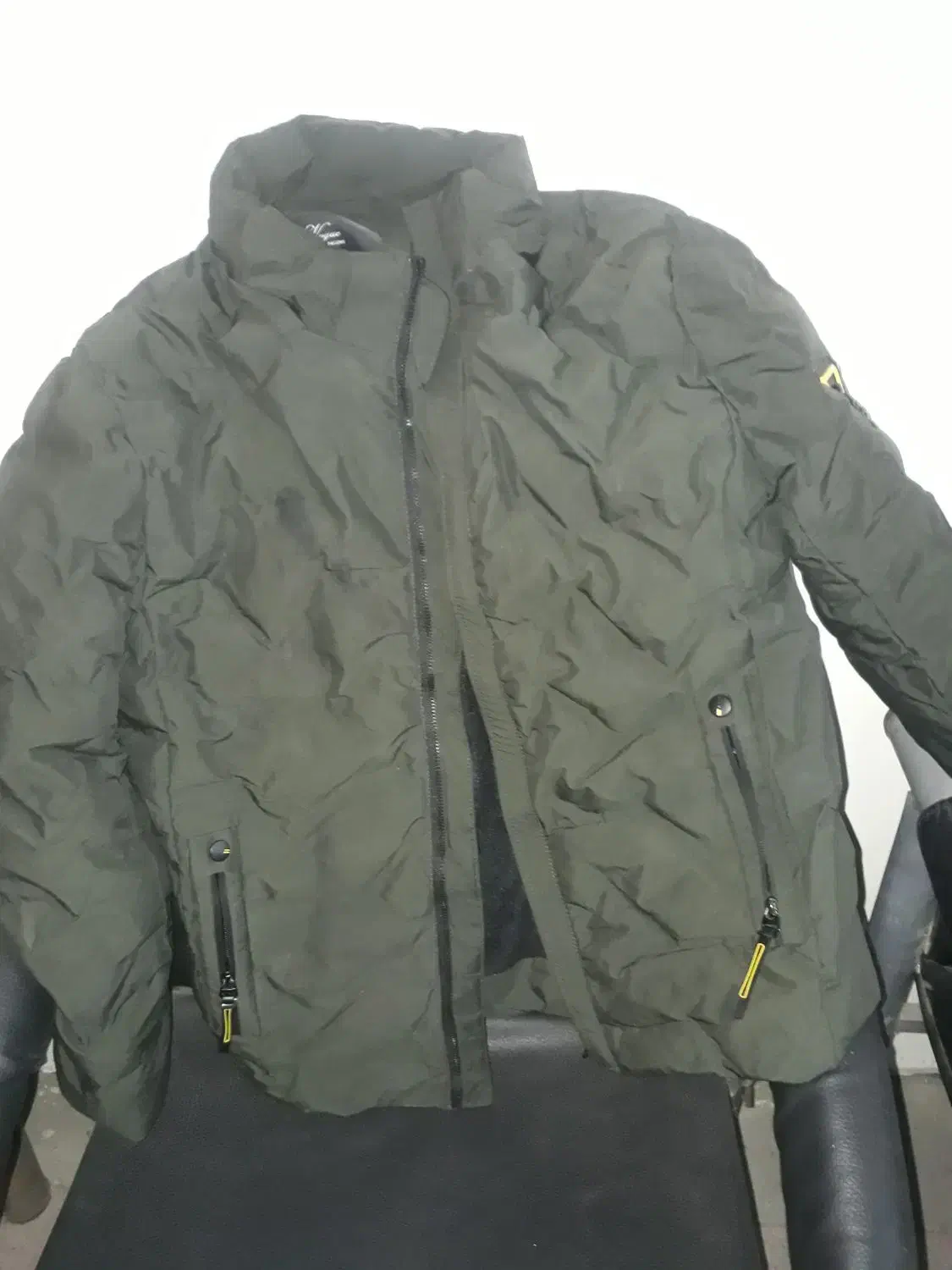 کابشن بادی تو خز|لباس|لنگرود, |دیوار