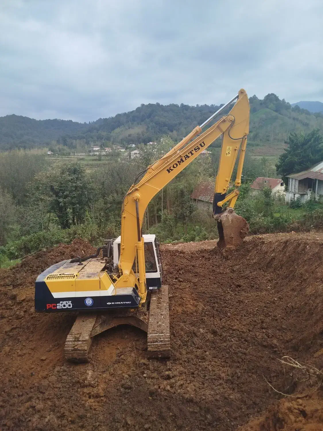 بیل کوماتسو خط 5 ترخیص 2006 گمرک|خودرو سنگین|لاهیجان, شهرک سلمان فارسی|دیوار