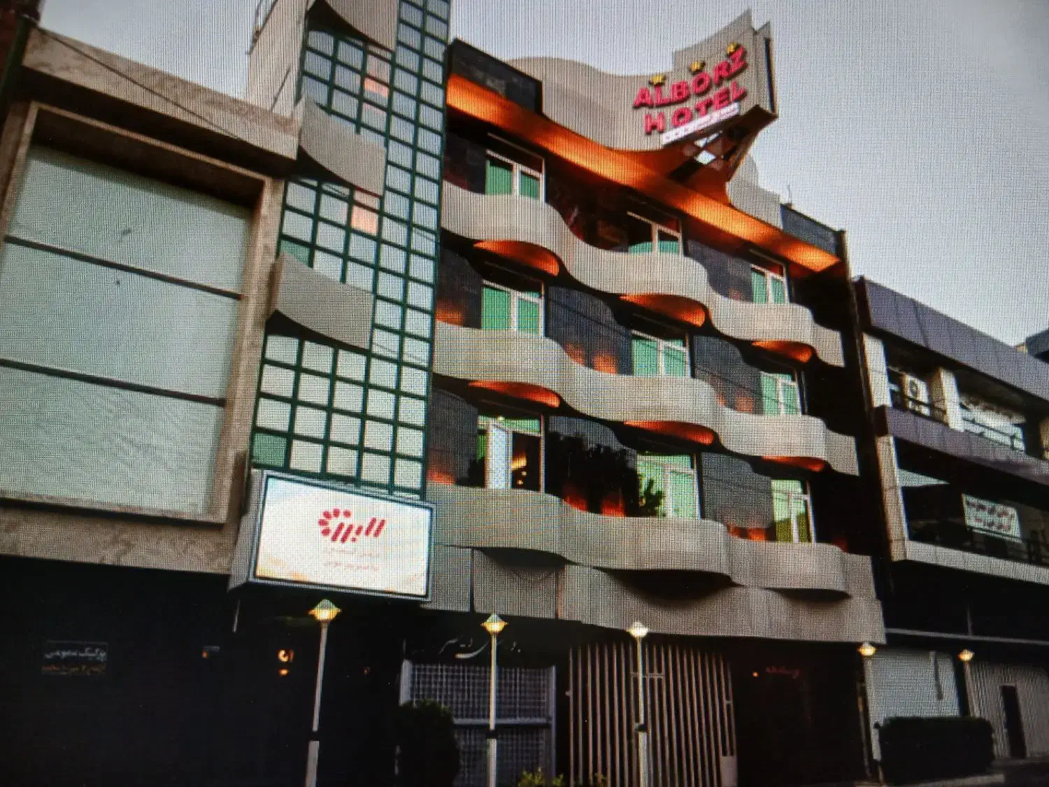 کارگر خدمات آقا|استخدام خدمات فروشگاه و رستوران|قزوین, |دیوار