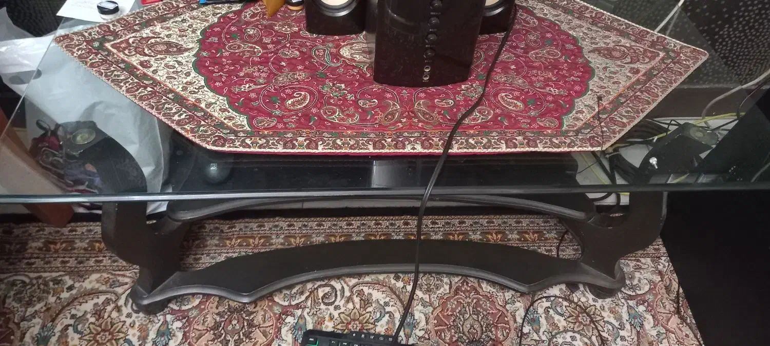 میز جلو مبلی سالم صفحه شیشه ای|مبلمان خانگی و میز عسلی|گرمدره, |دیوار