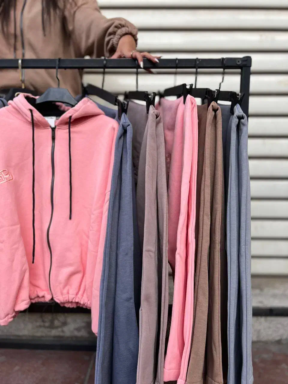 پوشاک|لباس|یزد, |دیوار