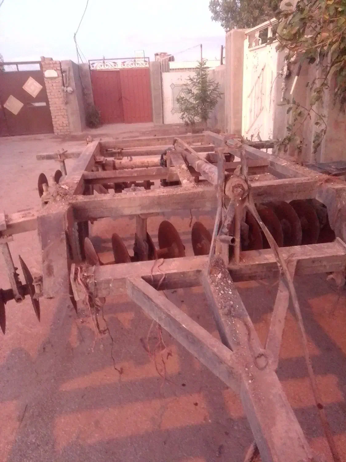 دیسک افسید|ماشین‌آلات صنعتی|بشاریات, |دیوار