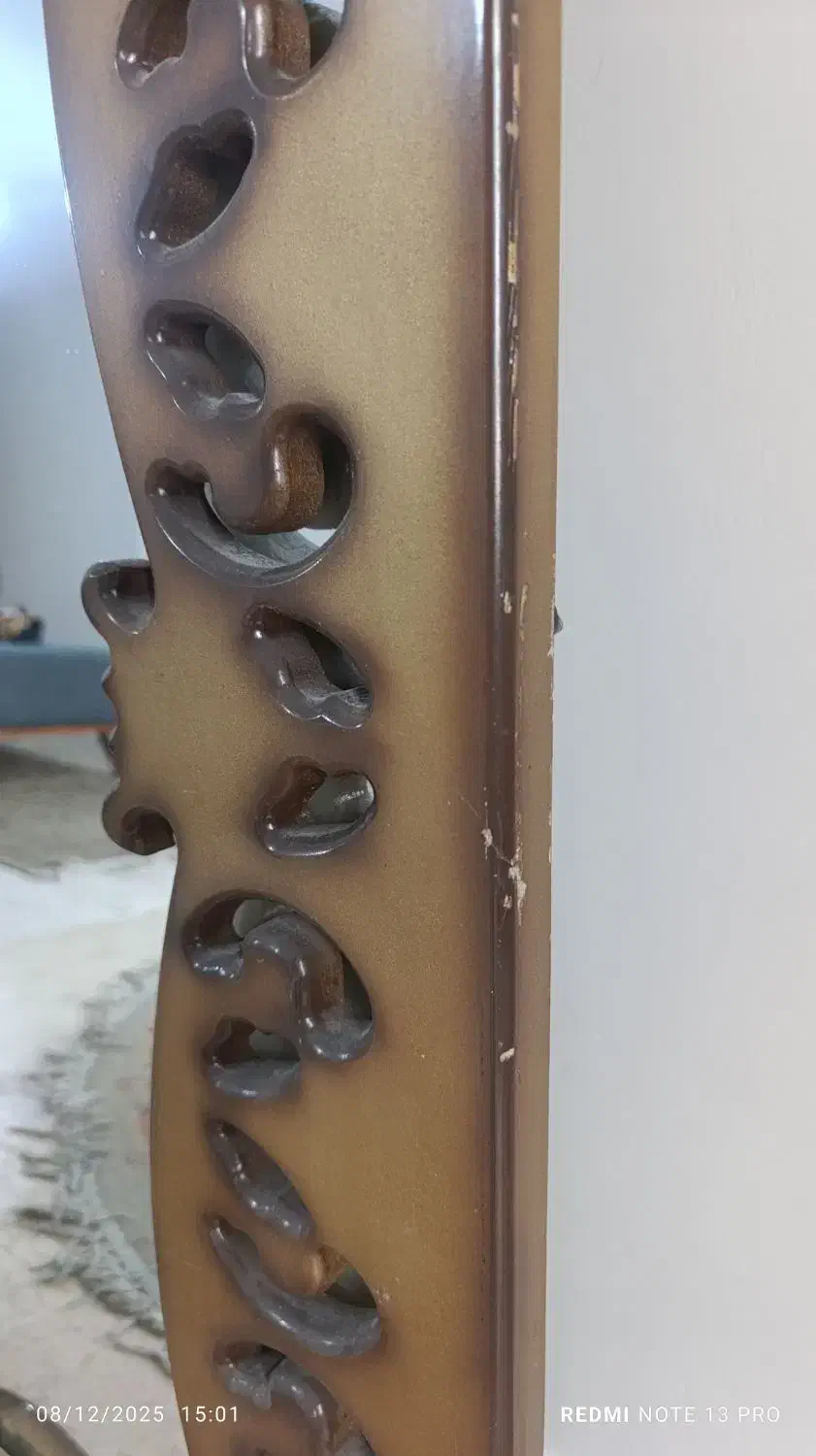 یک عدد اینه قدی با قاب چوبی|آینه|بومهن, |دیوار