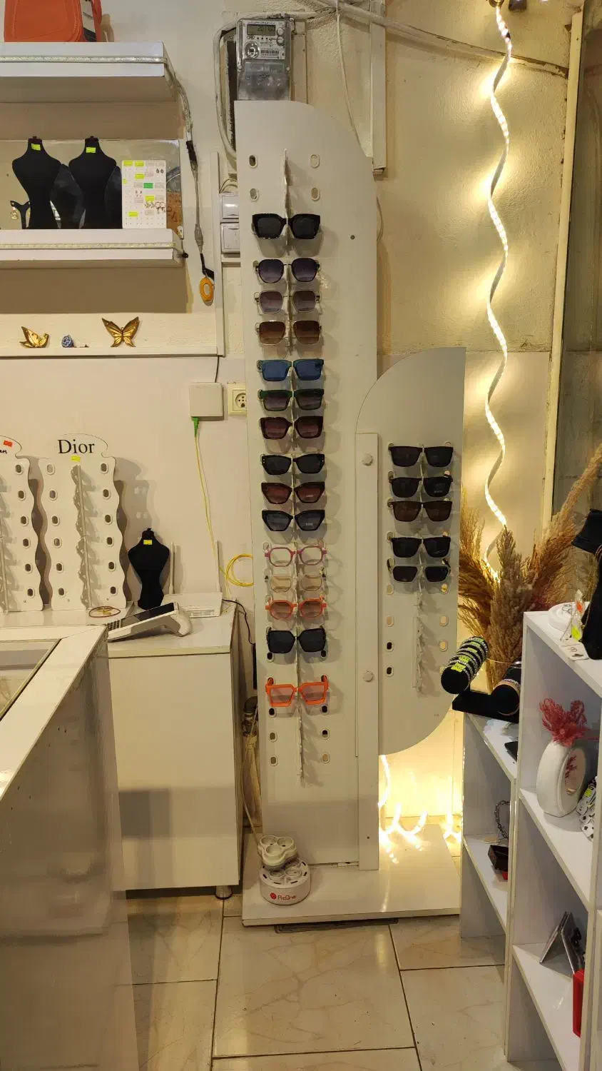 پیشخوان و ویترین|فروشگاه و مغازه|رشت, صفاری|دیوار