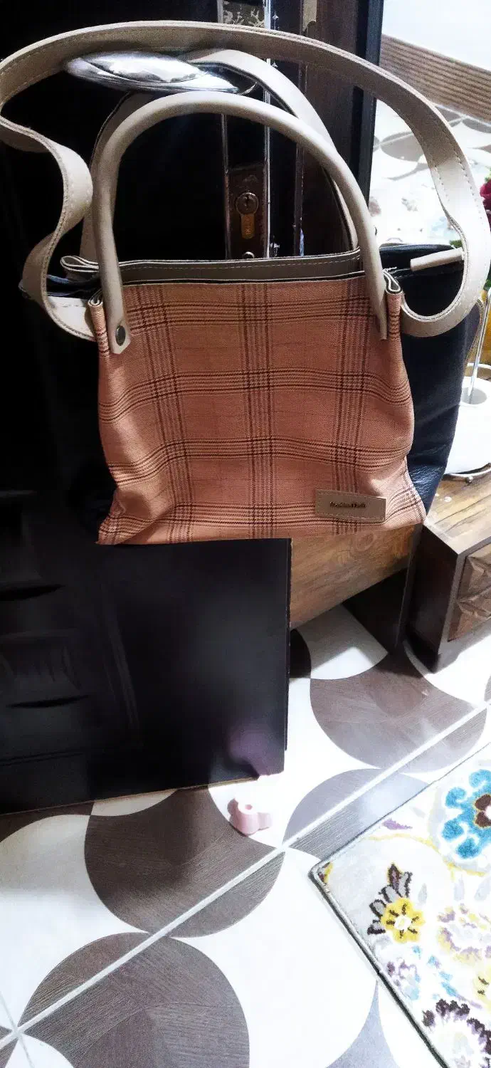 کمبودجا|کیف، کفش، کمربند|بانه, |دیوار