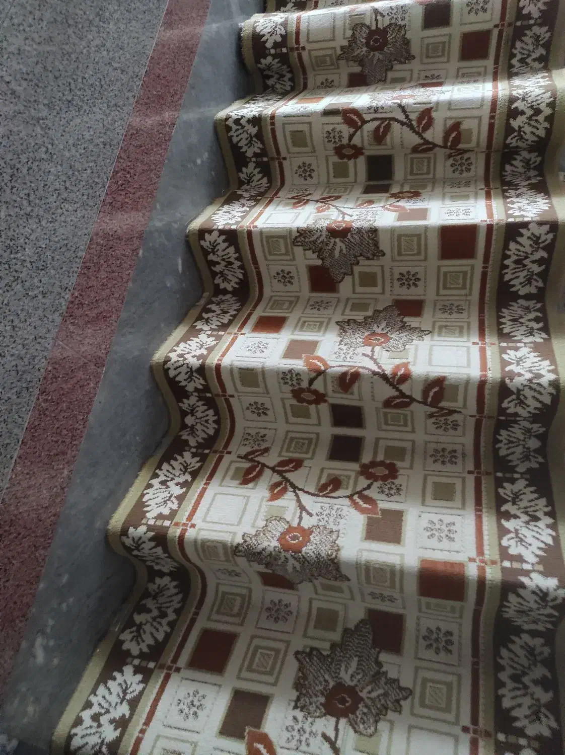 گلیم فرش راه پله.|گلیم، جاجیم، گبه|ساوه, |دیوار