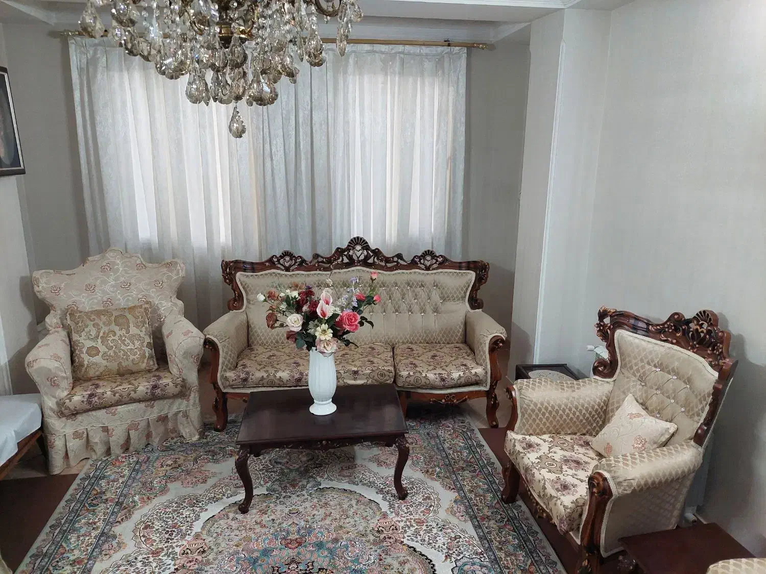 مبل سلطنتی ۹نفره همراه کاور|مبلمان خانگی و میز عسلی|رباط‌کریم, رباط‌کریم|دیوار