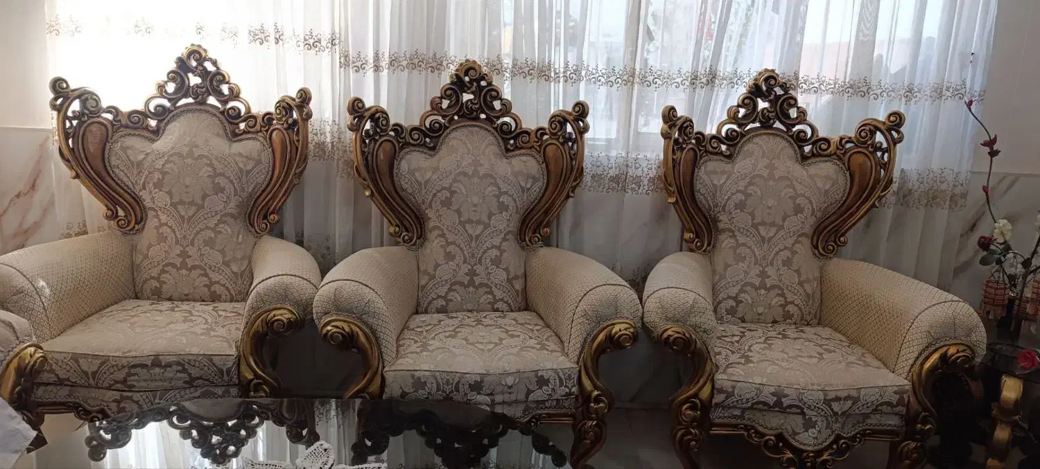 مبلمان سلطنتی در حد نو|مبلمان خانگی و میز عسلی|بروجرد, |دیوار