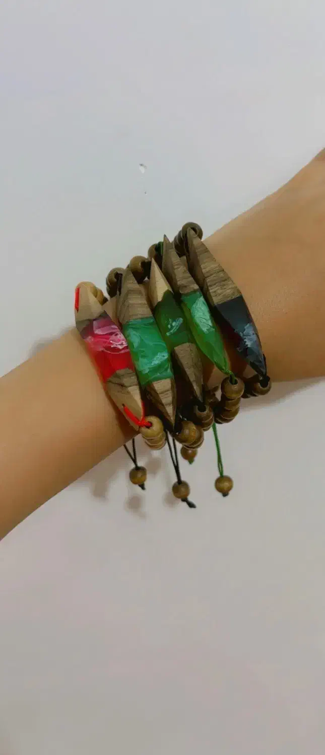 زیورآلات رزینی چوبی|جواهرات|اصفهان, قلعه طبره|دیوار