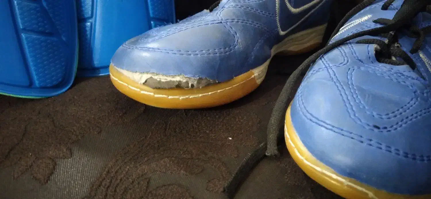 کفش فوتسال وساقبند|کیف، کفش، کمربند|قم, نیروگاه|دیوار