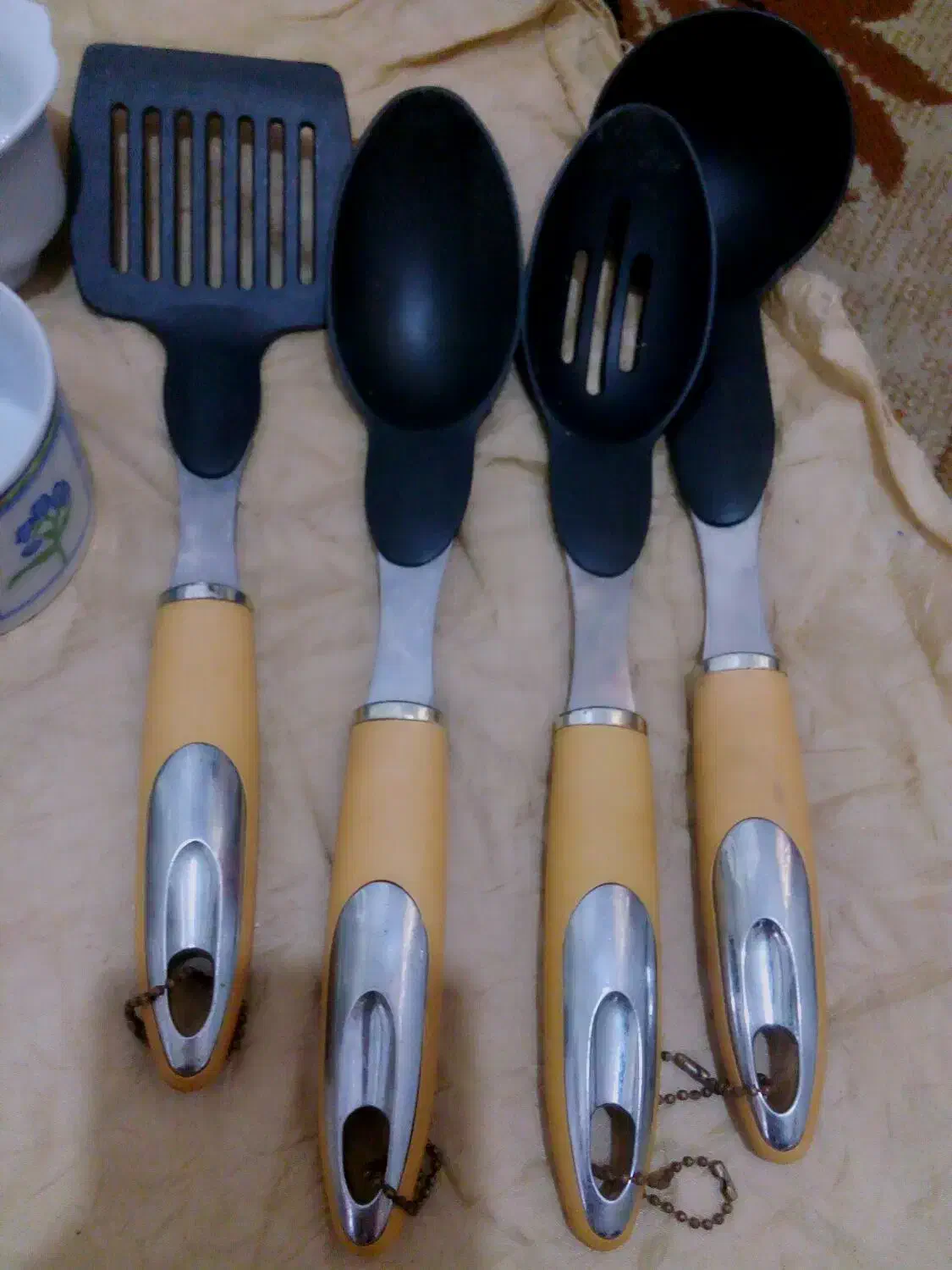 ظروف|ظروف سرو و پذیرایی|رشت, حمیدیان|دیوار