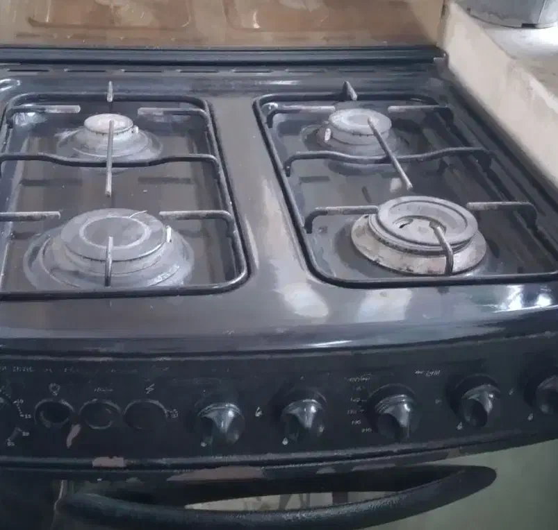 اجاق ۴شعله فر تمام لعاب|اجاق گاز و لوازم برقی پختوپز|رشت, استقامت ۱|دیوار