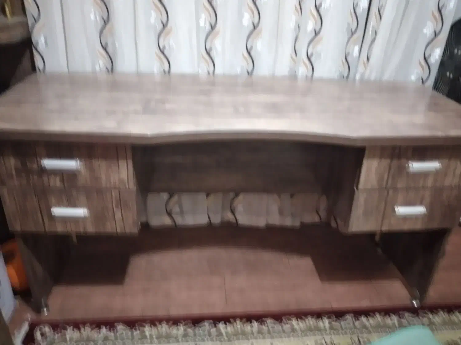 میزتحریر سالم و تمیز درحدنو|میز تحریر و کامپیوتر|فلاورجان, |دیوار