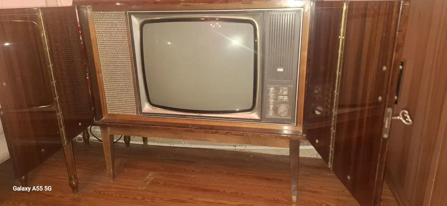 تلویزیون قدیمی شاب لورنس|تلویزیون و پروژکتور|تهران, دبستان|دیوار