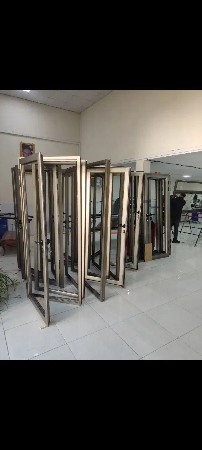 تولید درب پنجره دوجداره پی وی سی UPVC  آلومینیومی|خدمات پیشه و مهارت|شیراز, قصرالدشت|دیوار