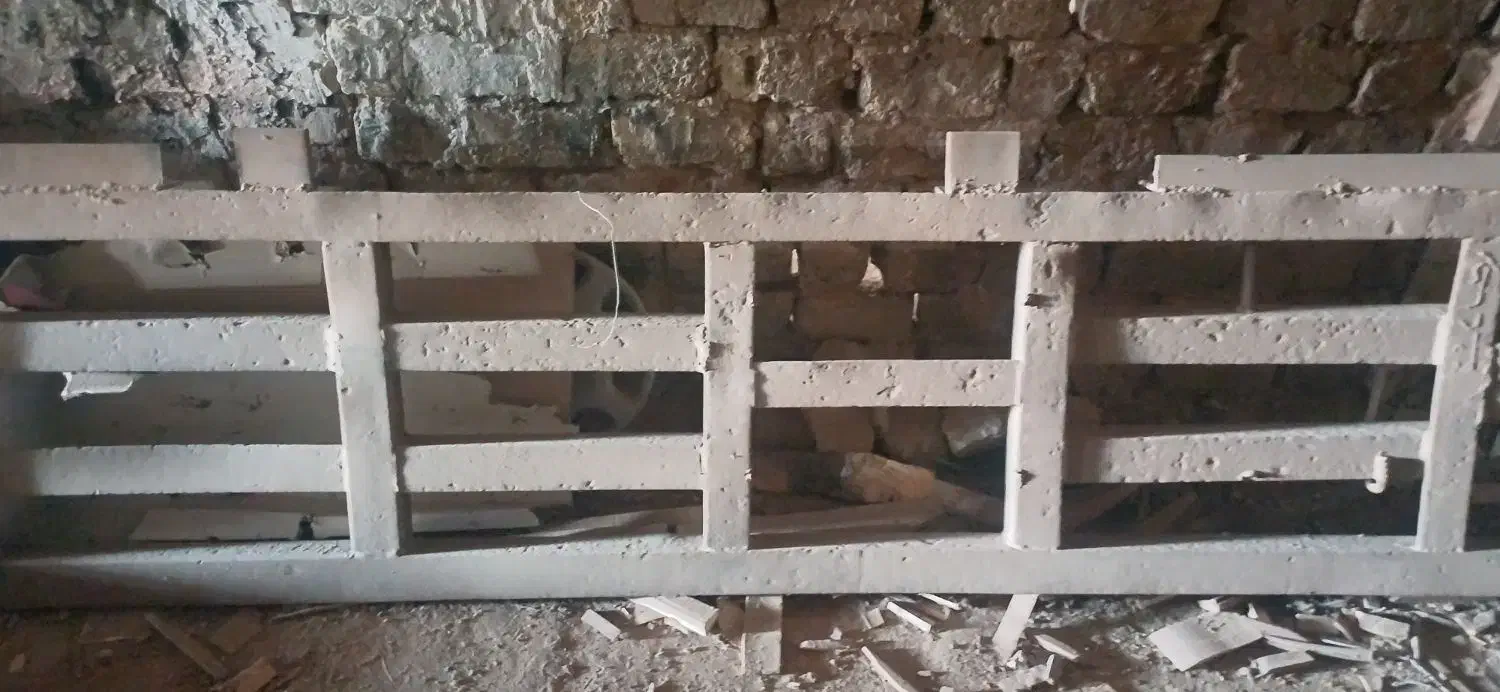 پل آهنی جلو مغازه|مصالح و تجهیزات ساختمان|قم, امامزاده ابراهیم|دیوار