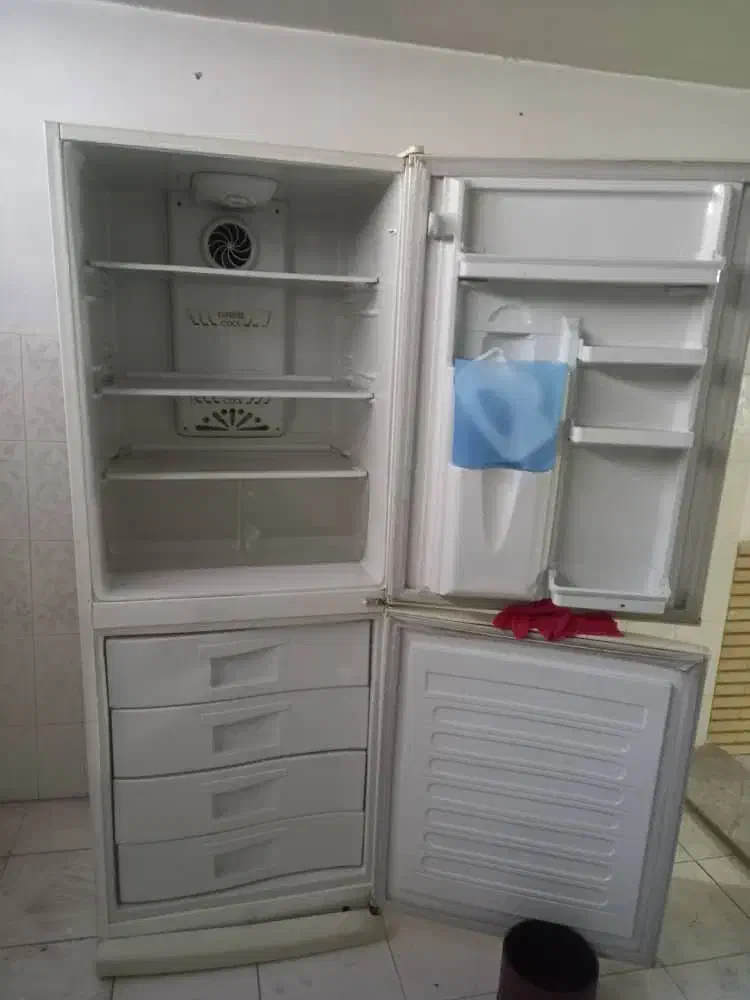 یخچال و فریزر دو درب سونیا|یخچال و فریزر|تاکستان, |دیوار