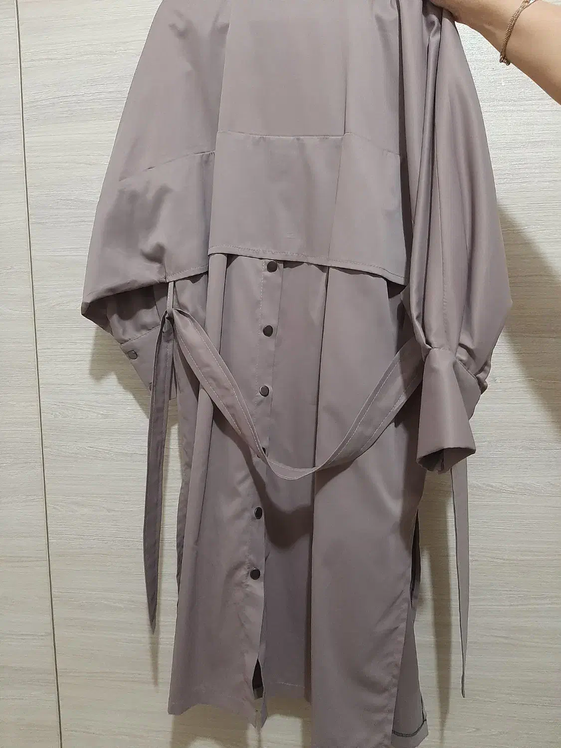 بارونی|لباس|اراک, |دیوار