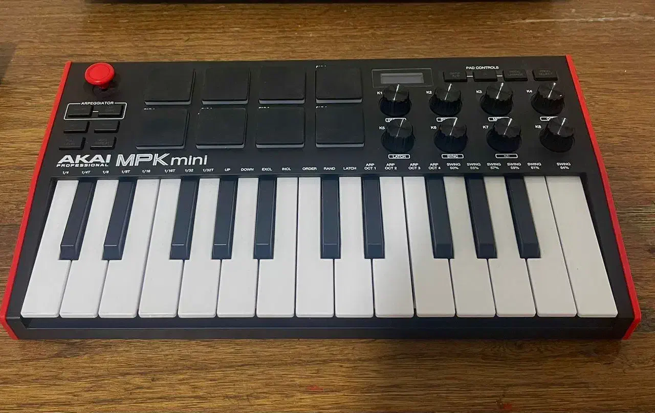 میدی کنترلر AKAI MPK Mini MK3 در حد نو|پیانو، کیبورد، آکاردئون|تهران, باغ فیض|دیوار