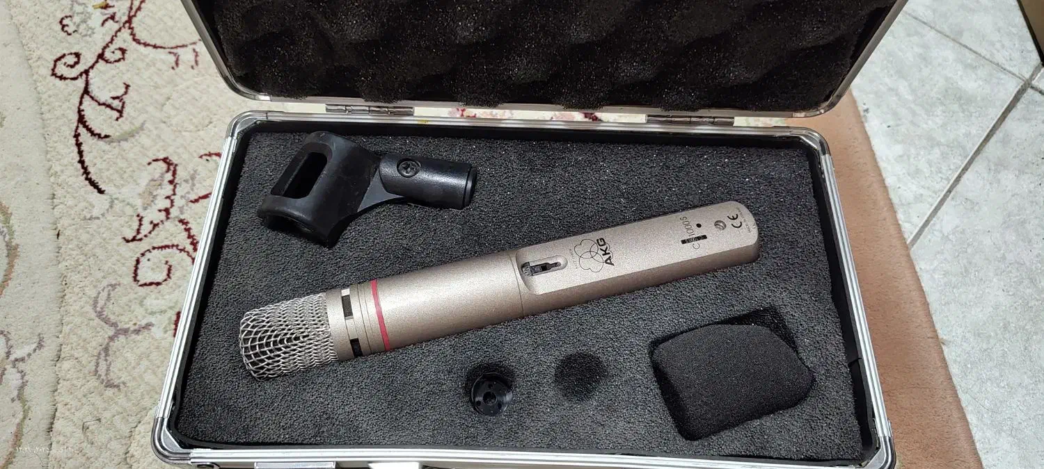 میکروفن AKG|آلات موسیقی|چالوس, |دیوار