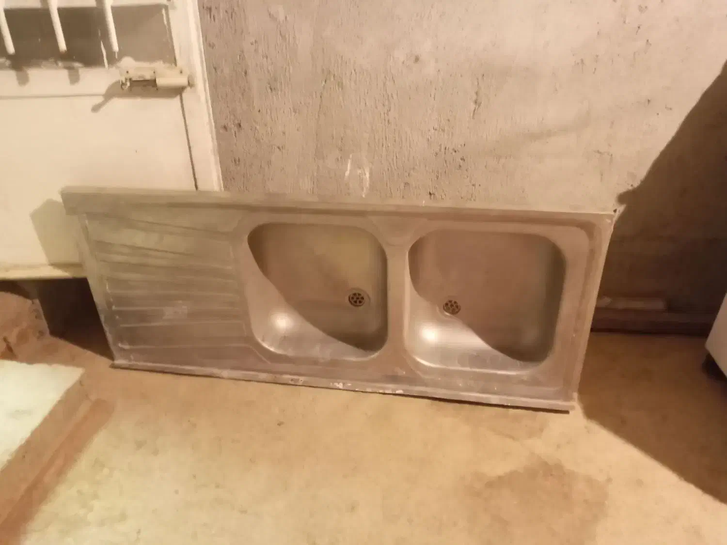 سینک دوقلو|مصالح و تجهیزات ساختمان|اشترینان, |دیوار