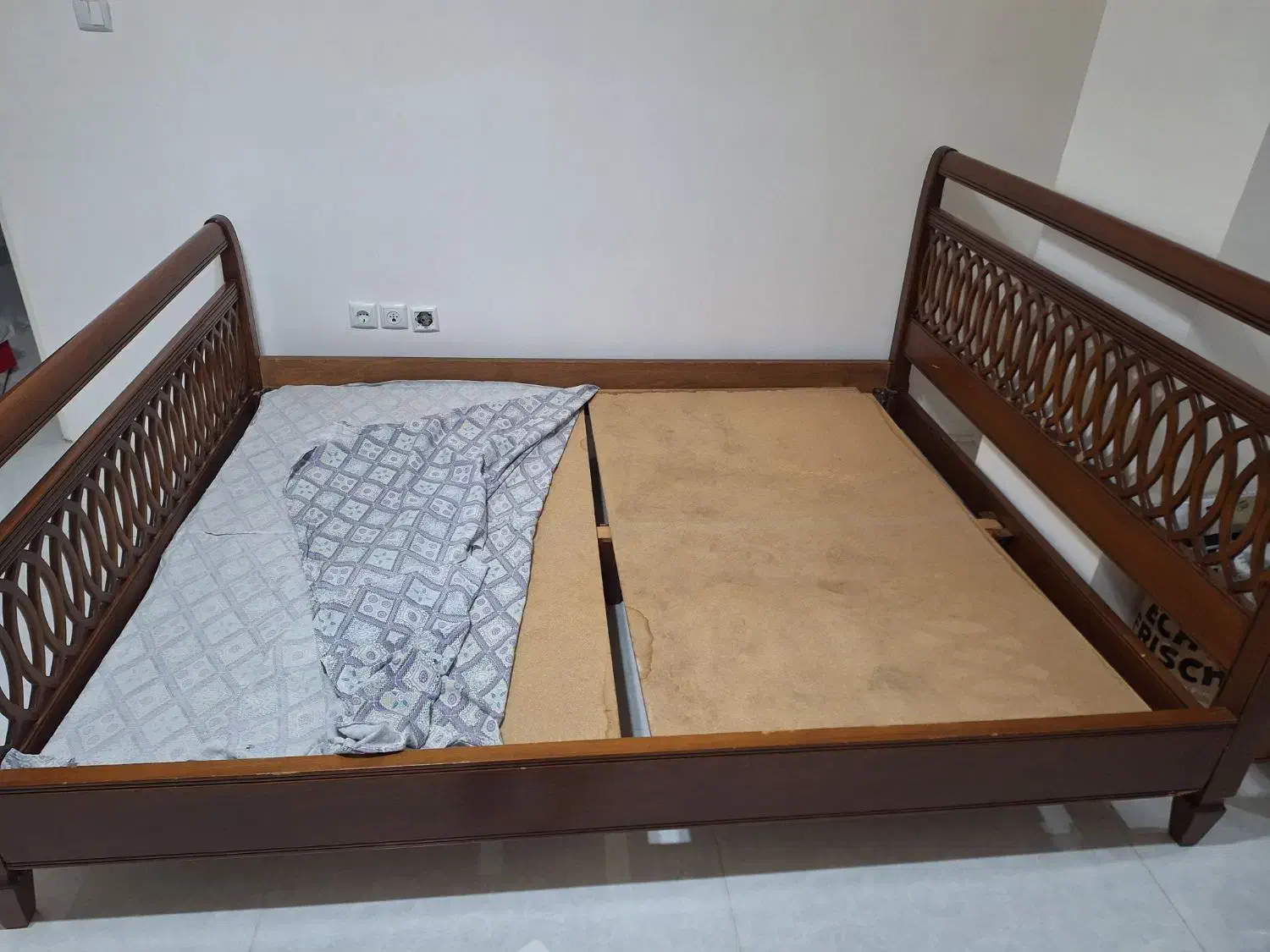 تخت دو نفره چوب گردو|تخت و سرویس خواب|گرگان, |دیوار