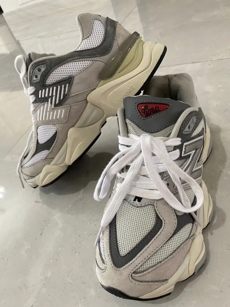 کتونی نو اورجینال نیوبالانس ۹۰۶۰ ویتنام سایز ۳۹/۵|کیف، کفش، کمربند|اندیشه, اندیشه فاز ۳|دیوار