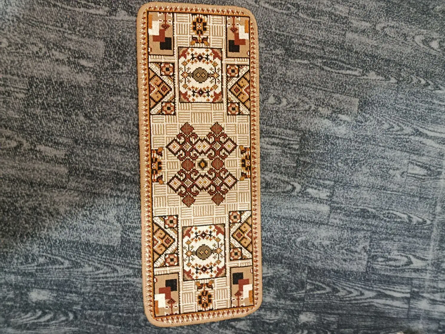 پادری درحدنو|پادری|رشت, کوی مهر|دیوار