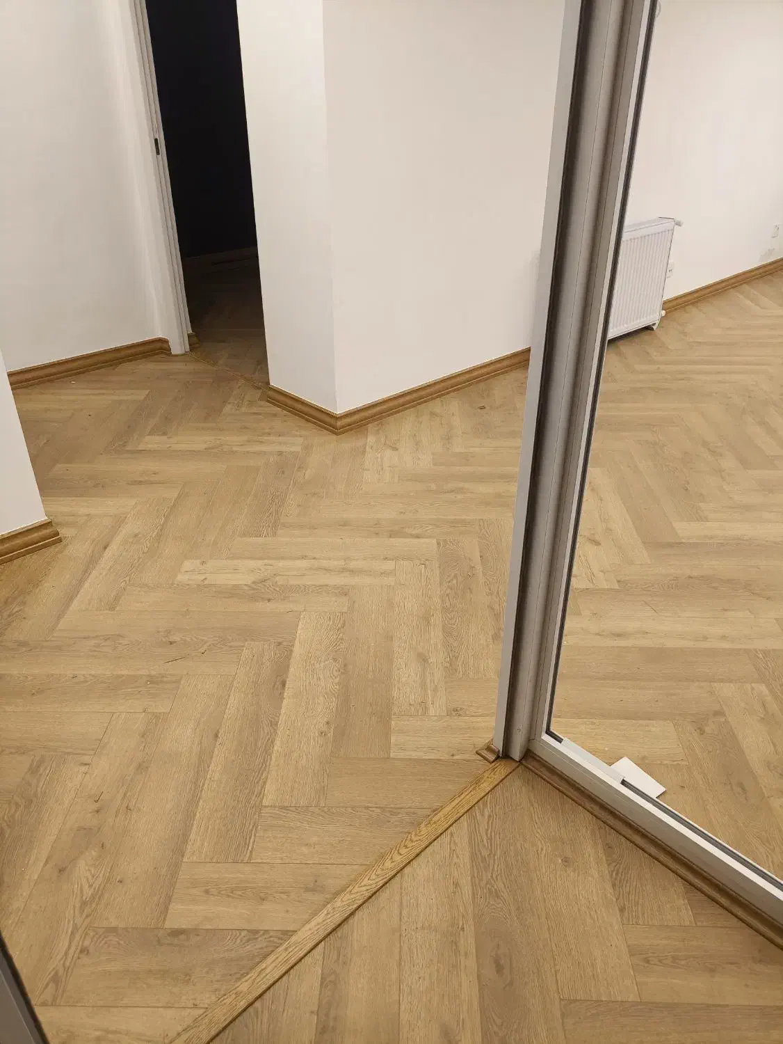 نصب تخصصی پارکت و قرنیز|خدمات پیشه و مهارت|گرگان, |دیوار